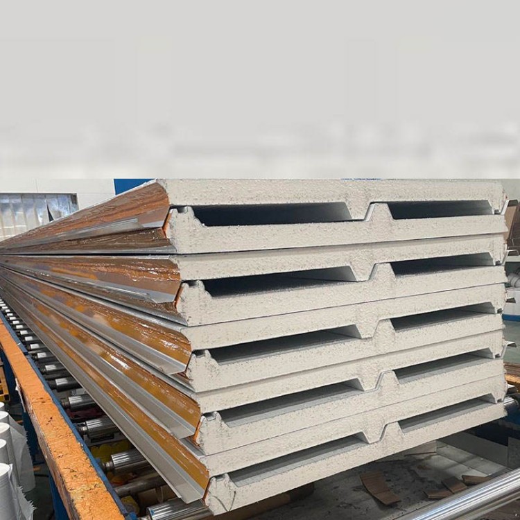 Insulated corrugated sandwich panel